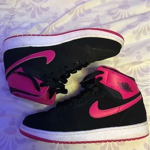 • jordan 1 • ‘vivid pink’ • size 8Y but fits womens 9 •